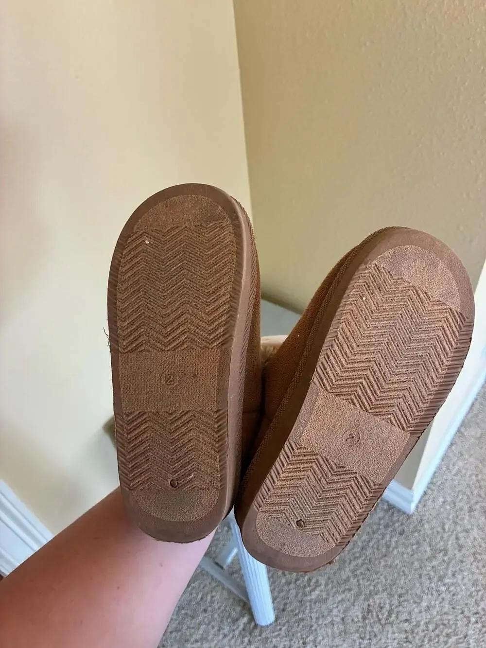 The Children's Place Girls Platform Teddy Slip Ons Tan, size 2